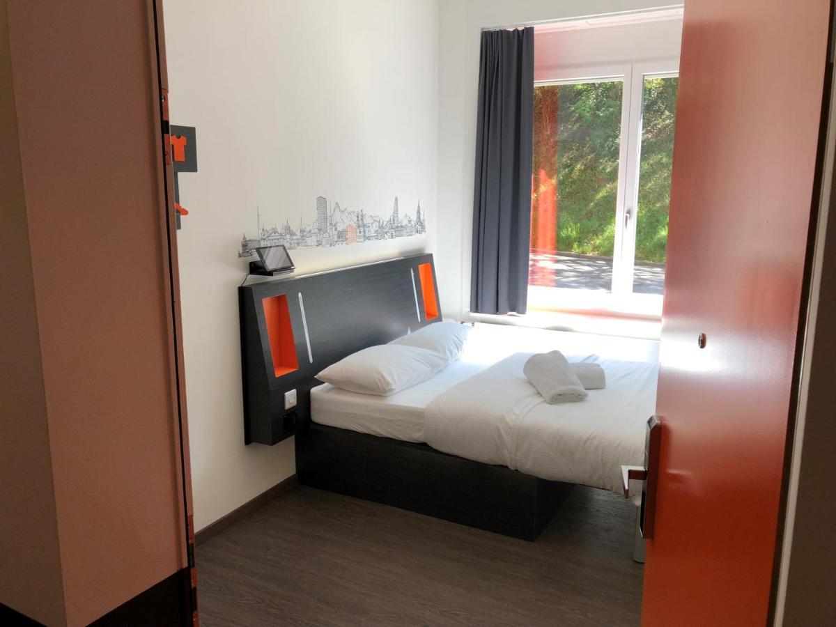 Easyhotel Zurich West Ngoại thất bức ảnh